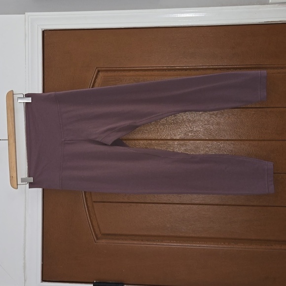 Lululemon Cropped High Rise Leggings Size 8 - Picture 1 of 7